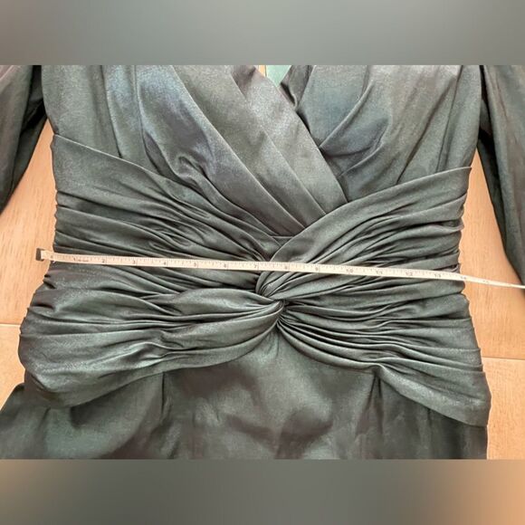 Cameron Blake emerald green satin formal gown size 10 - Picture 8 of 15